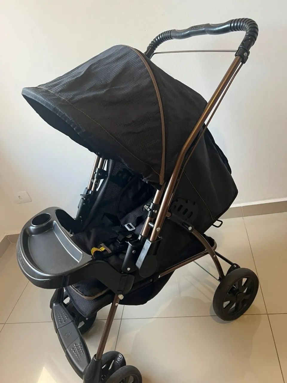 Carrinho de Bebê Passeio Alça Reversível Milano Preto - Galzerano