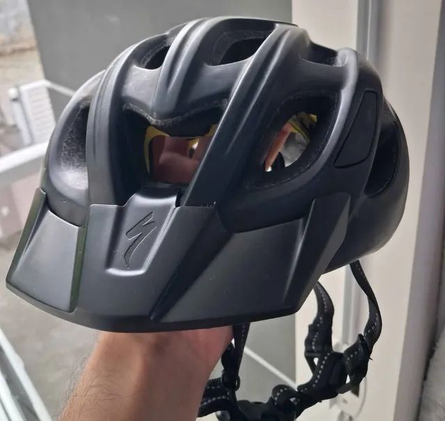 Capacete Specialized Chamonix com Mips