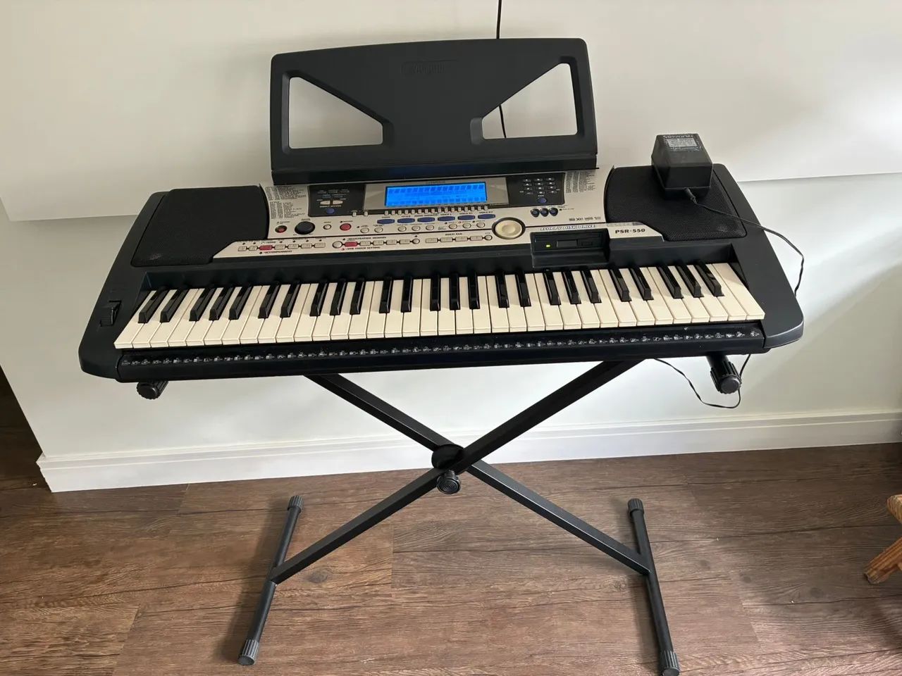 Teclado Yamaha PSR-550 - Impecável + Bag Luxo e Disquete Original