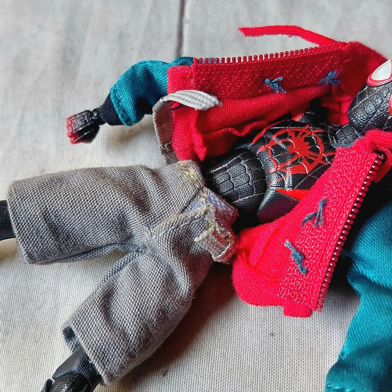Mafex - Miles Morales  - Foto 4