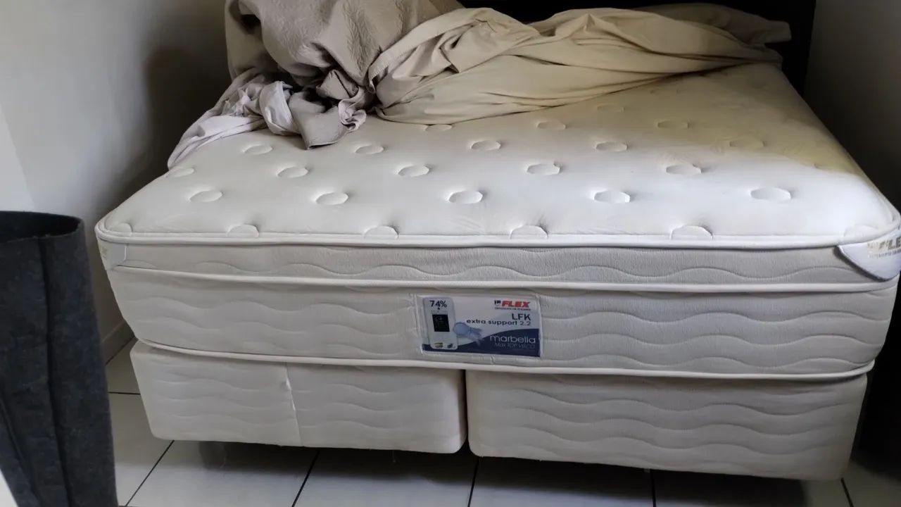 Vendo Cama Box Casal 
