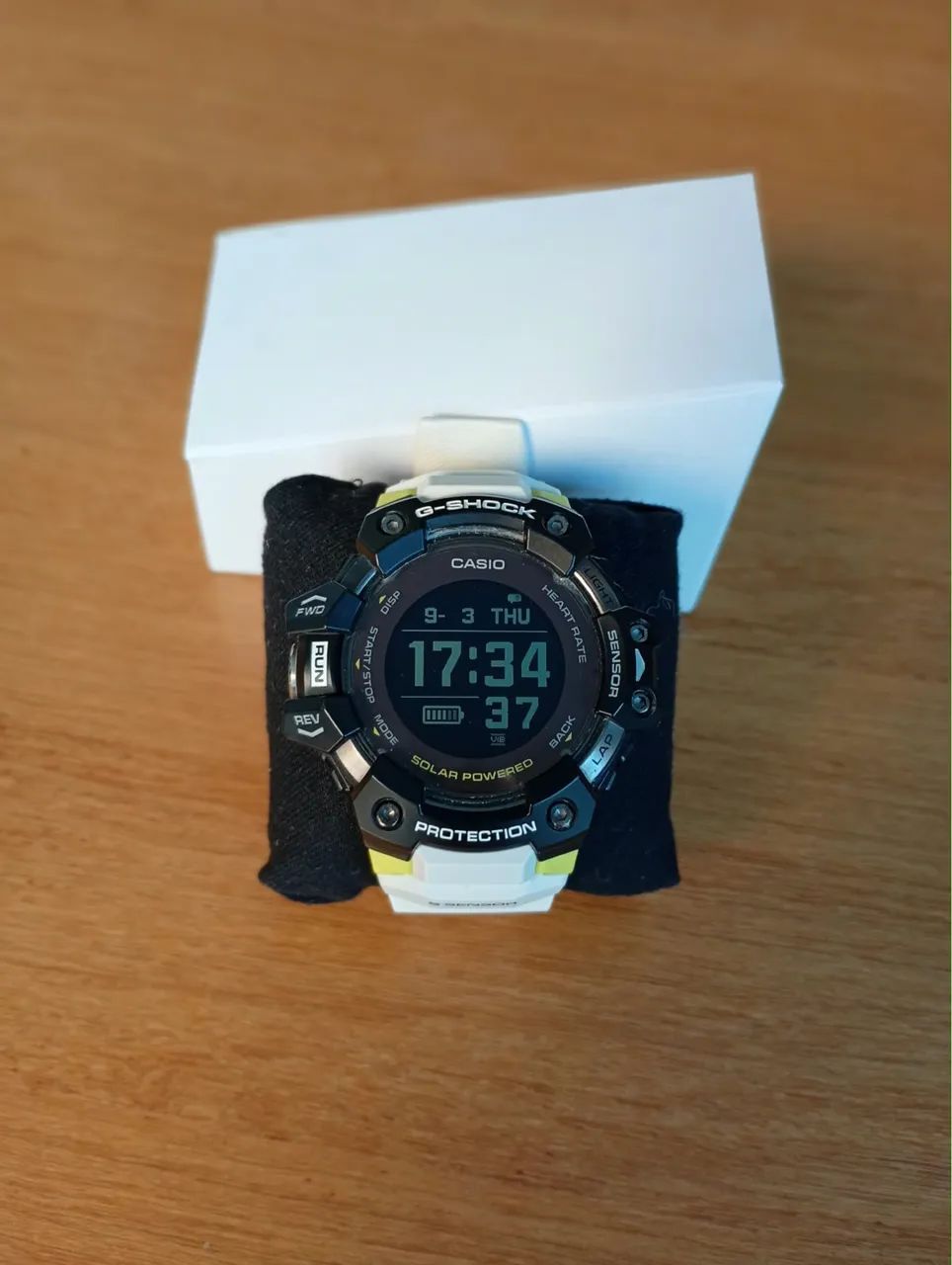 G-Shock GBD-H1000, caixa preta com pulseira branca  - Foto 2
