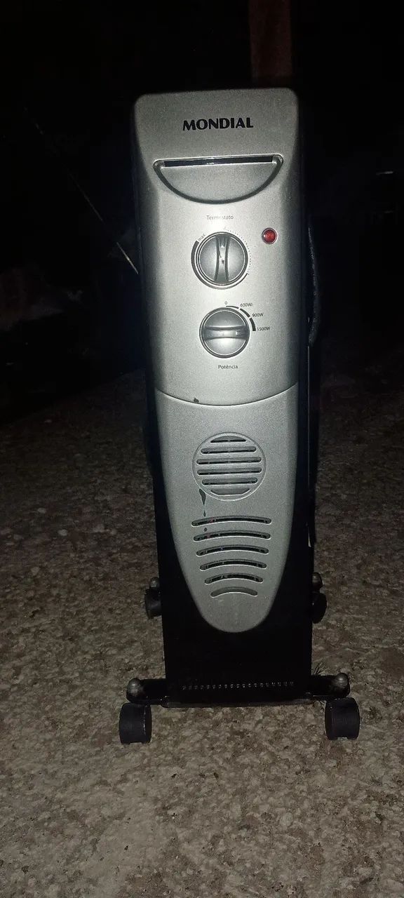 Aquecedor elétrico a óleo 