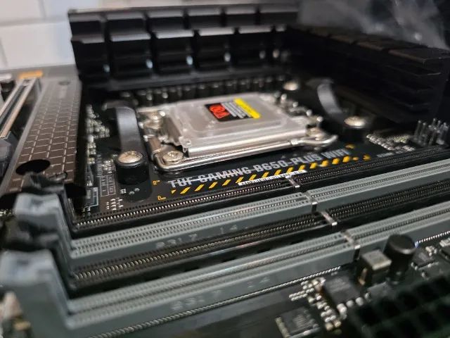 ASUS TUF Gaming B650-Plus WiFi AM5 Completa com Nota