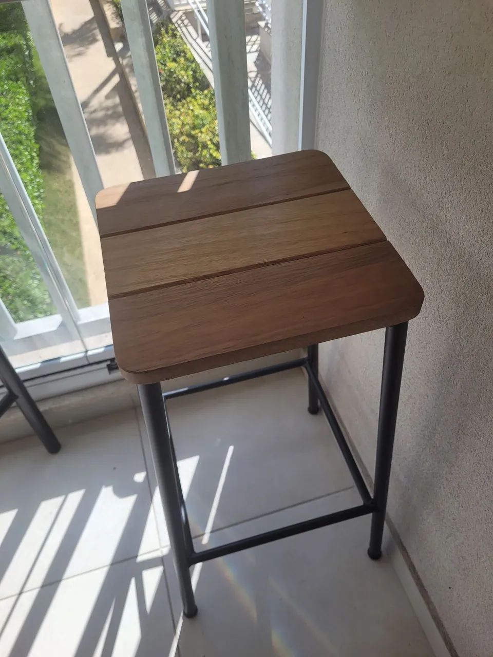 Mesa alta bistrô + 2 banquetas - Foto 4