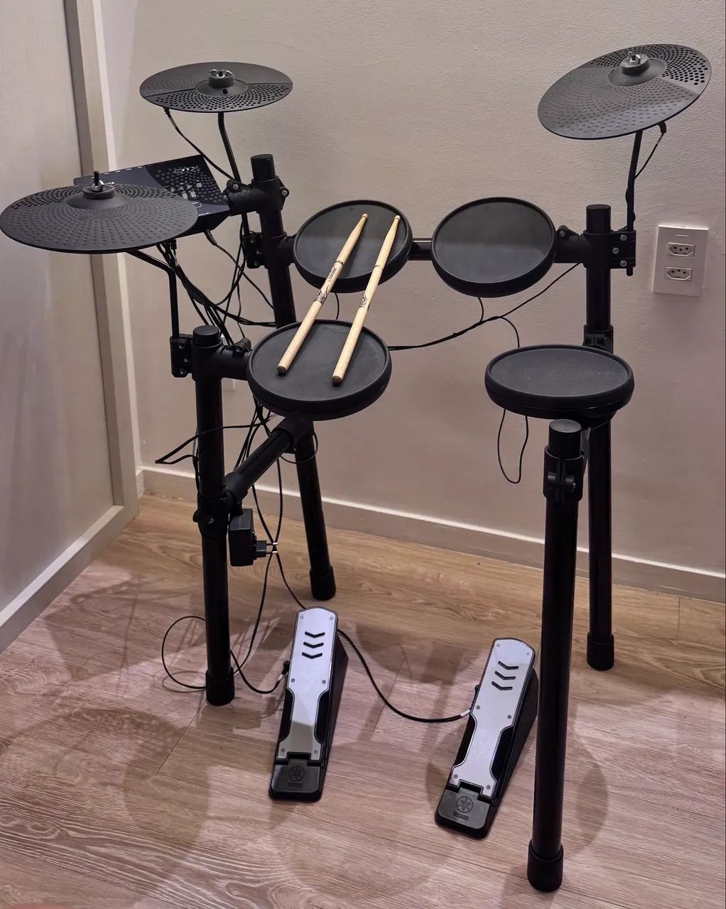Bateria Eletrônica Yamaha DTX - Estado de Nova (Usada Apenas 3x)