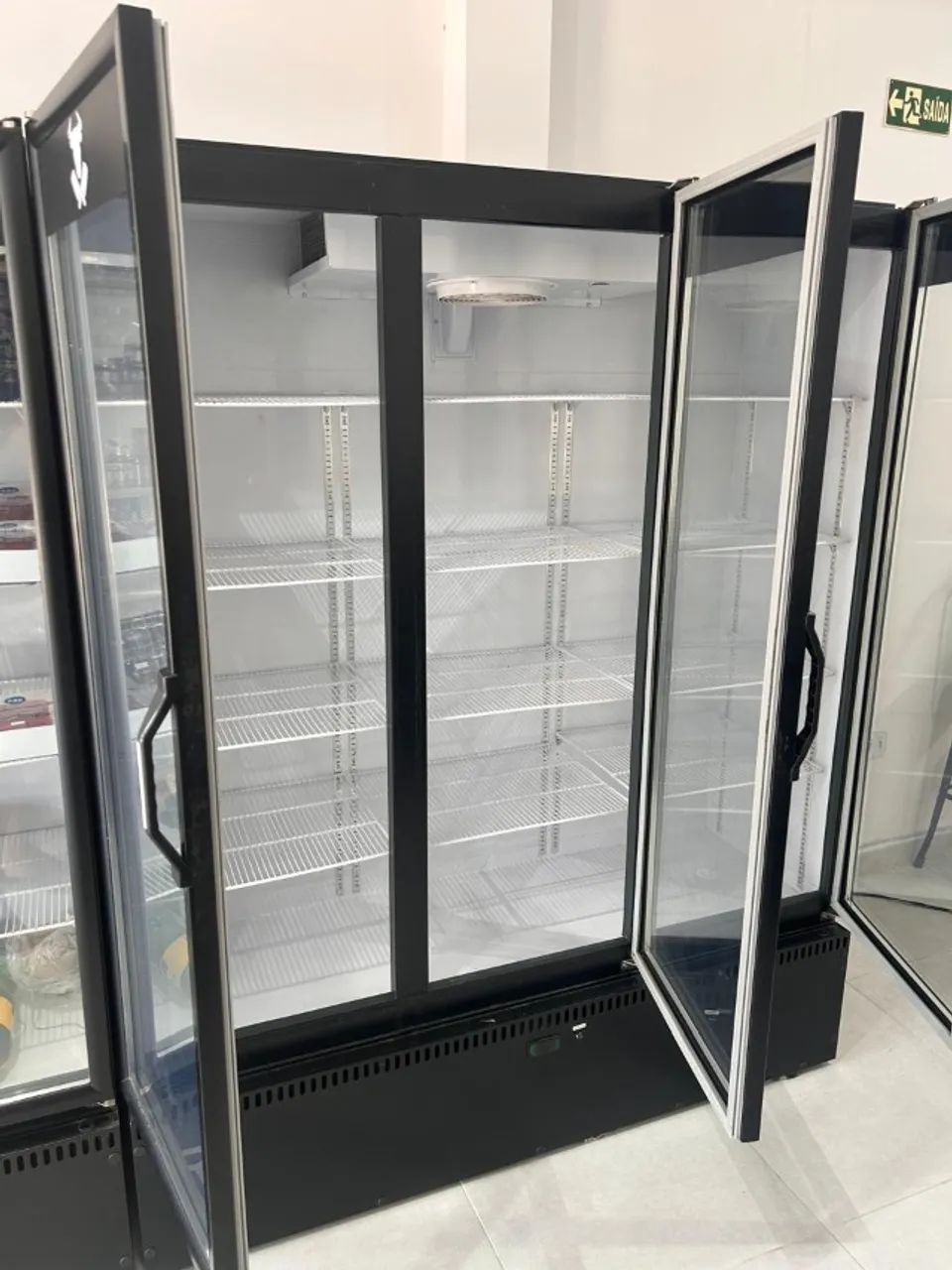 Expositor Auto Serviço 3 Portas Extra Frio Vanguard Refrimate 220V - Foto 5
