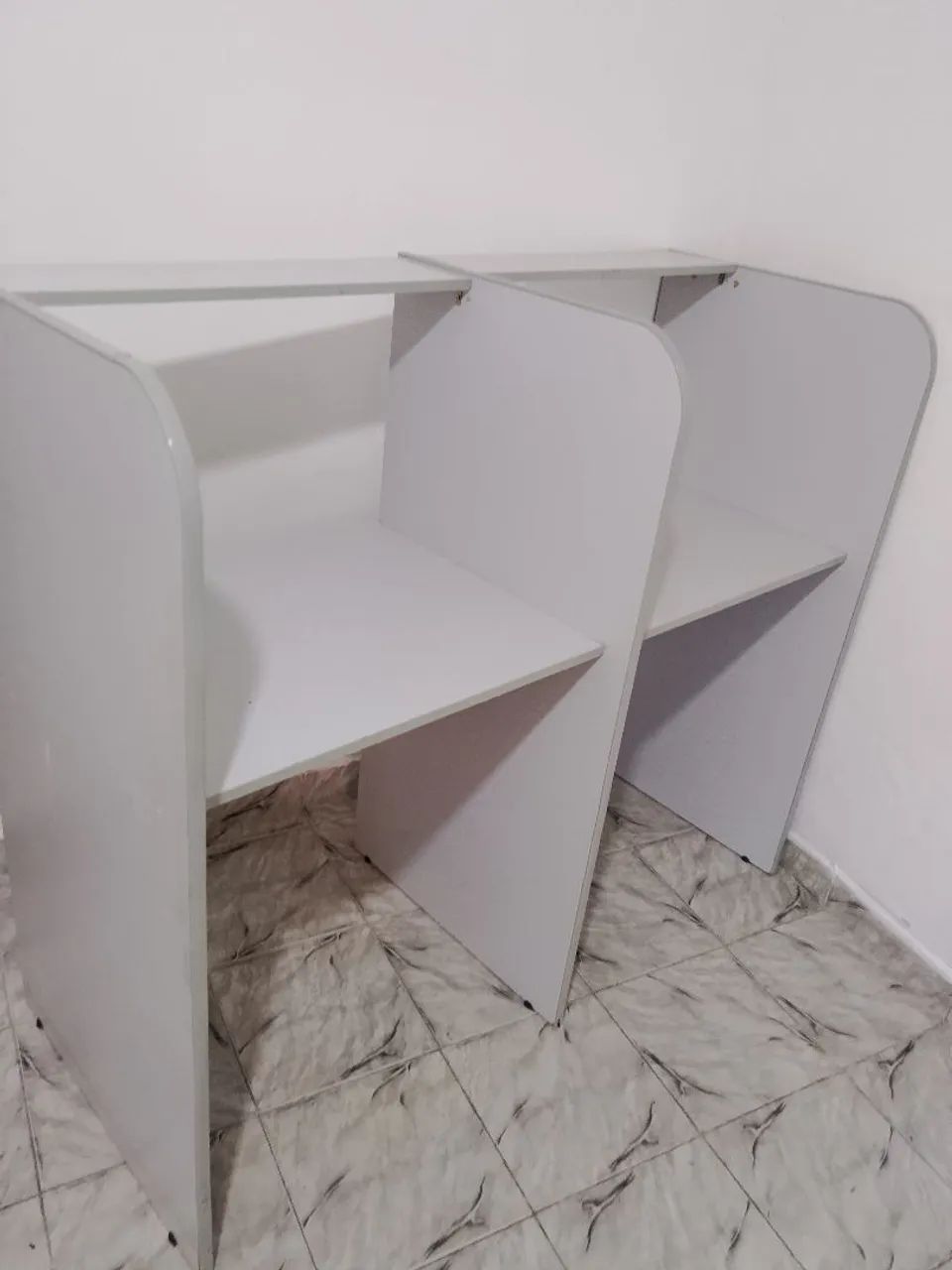 Mesa de escritório em madeira dupla
