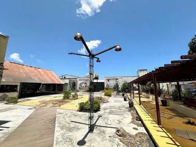 ALUGO -  IMÓVEL COMERCIAL - 1.120m2 - CIDADE DOS FUNCIONÁRIOS