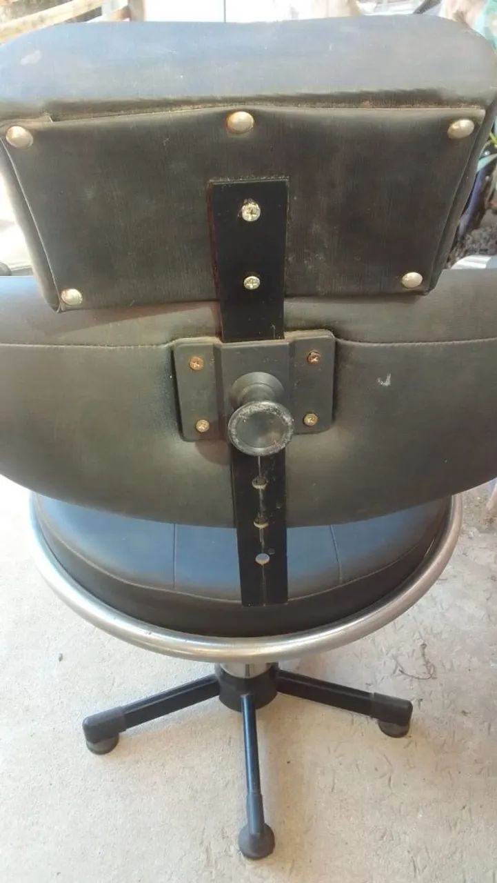 Vende-se cadeira para salão, barbearia etc ... - Foto 4