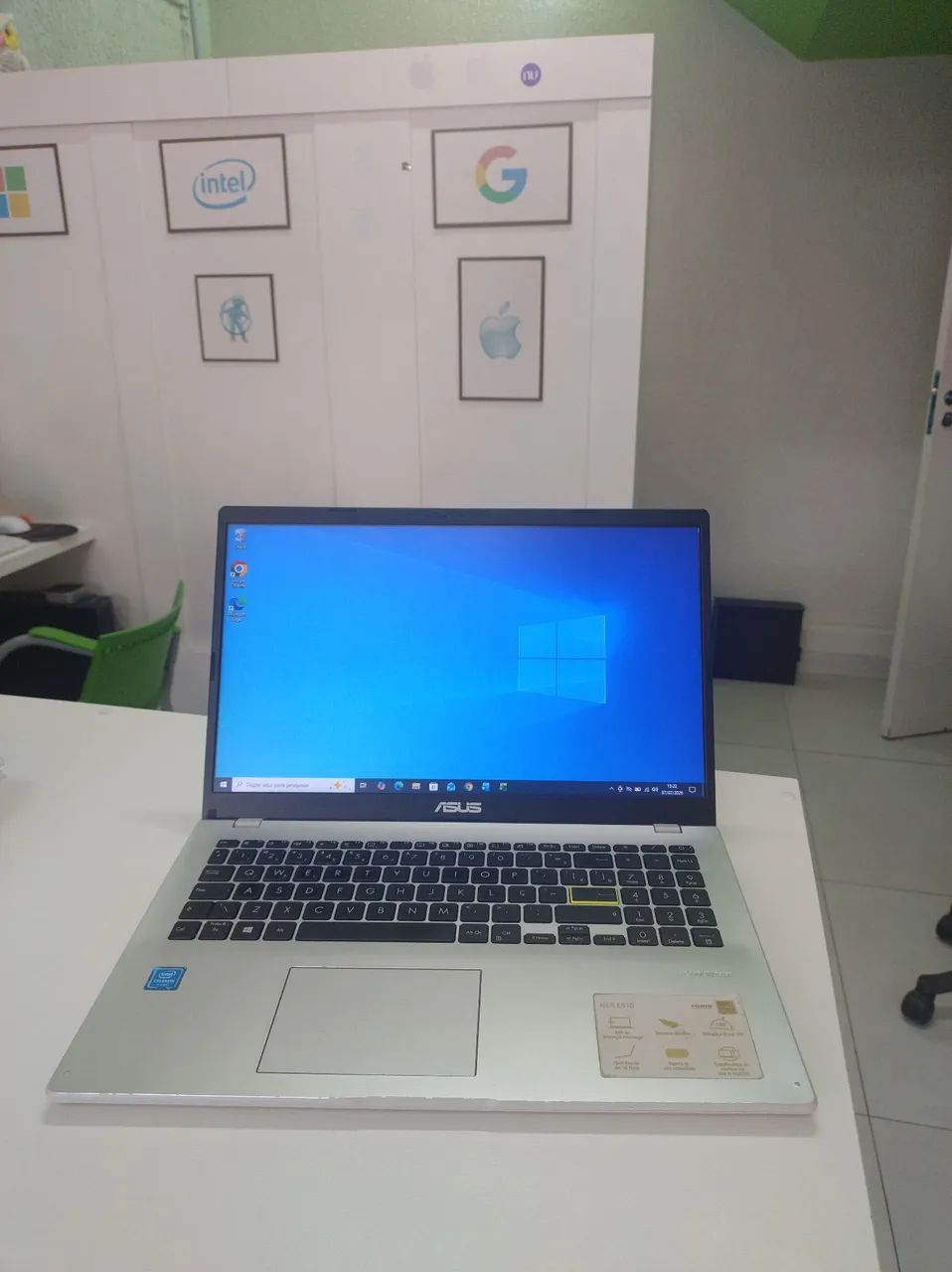 Notebook asus celeron N4020  ssd de 512GB