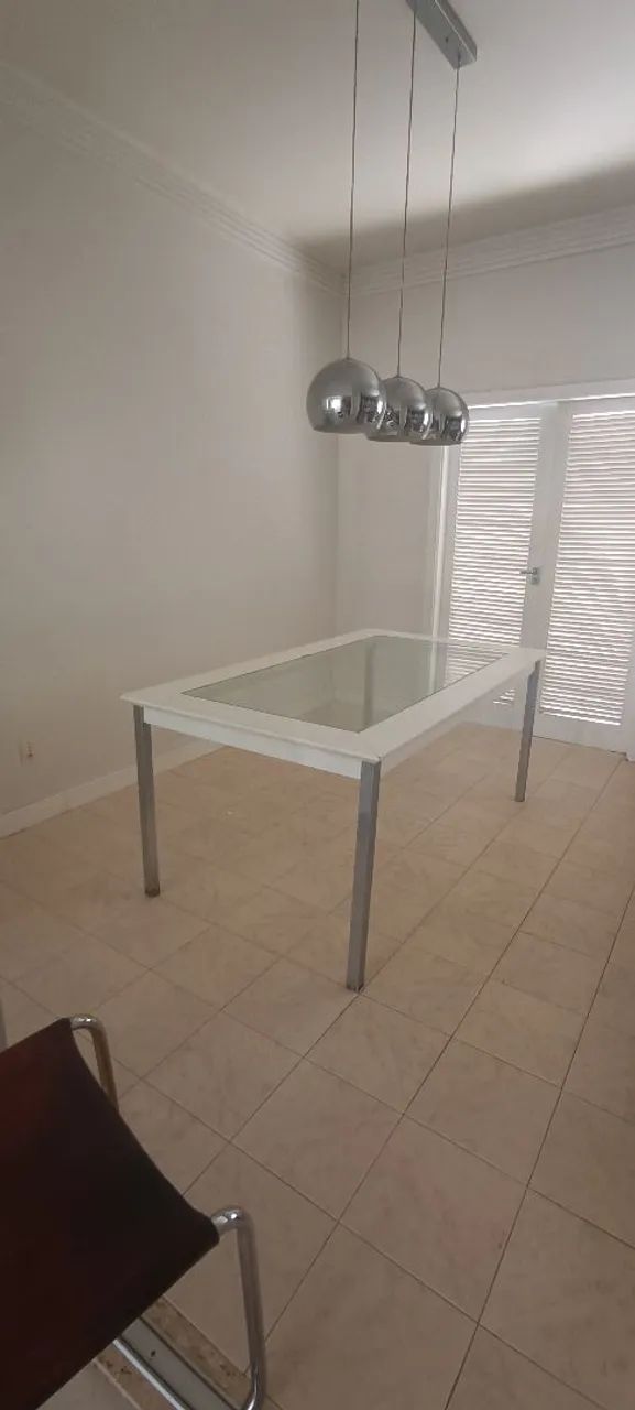 Mesa de jantar para 6 cadeiras 
