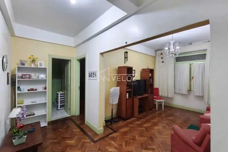 Apartamento : / Residencial / Glória