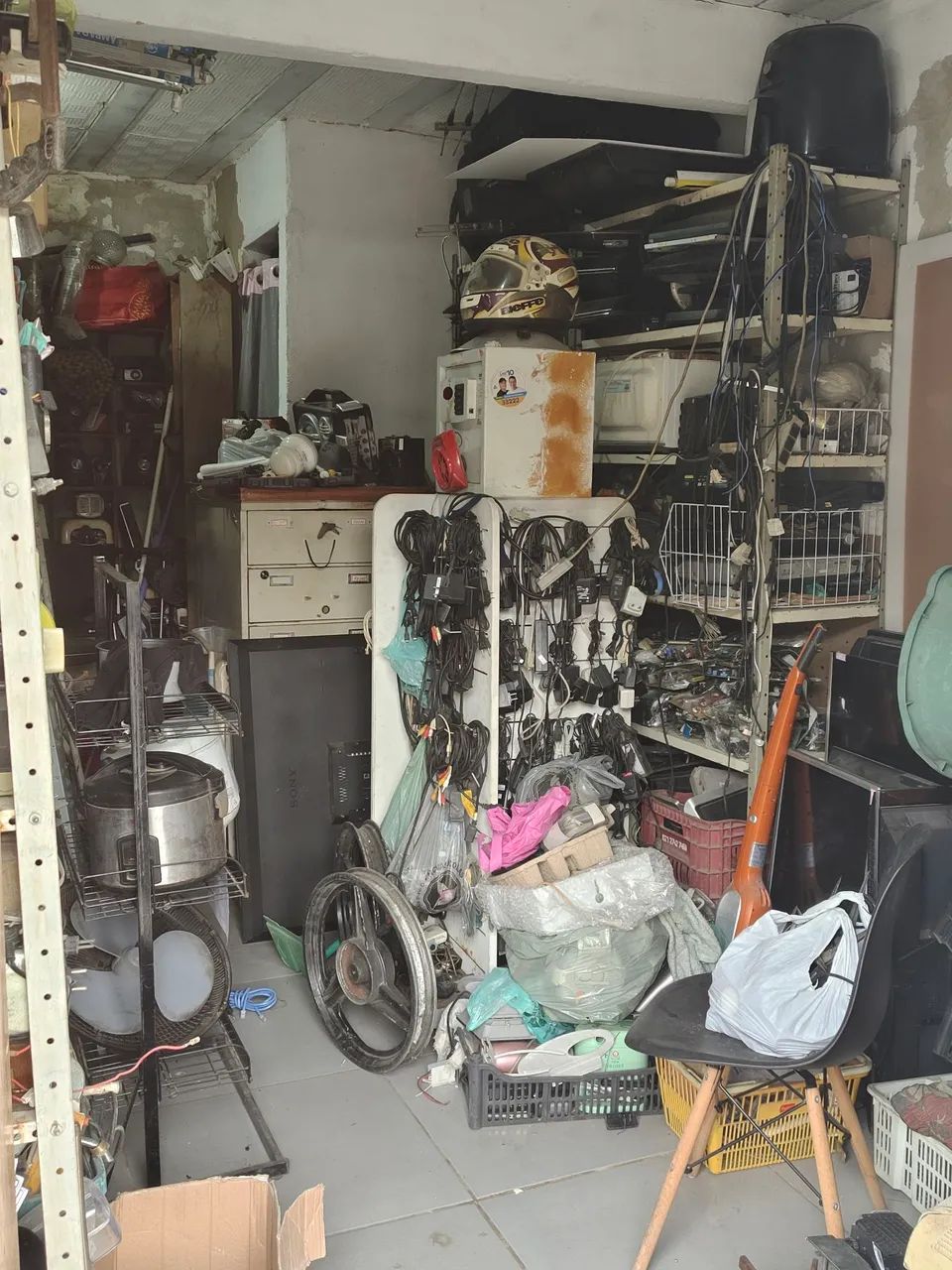 PASSO DUAS GRANDES LOJAS COM GRANDE ACERVO DE MERCADORIAS EM GERAL TIPO, ELETRO ELETRONICO - Foto 2