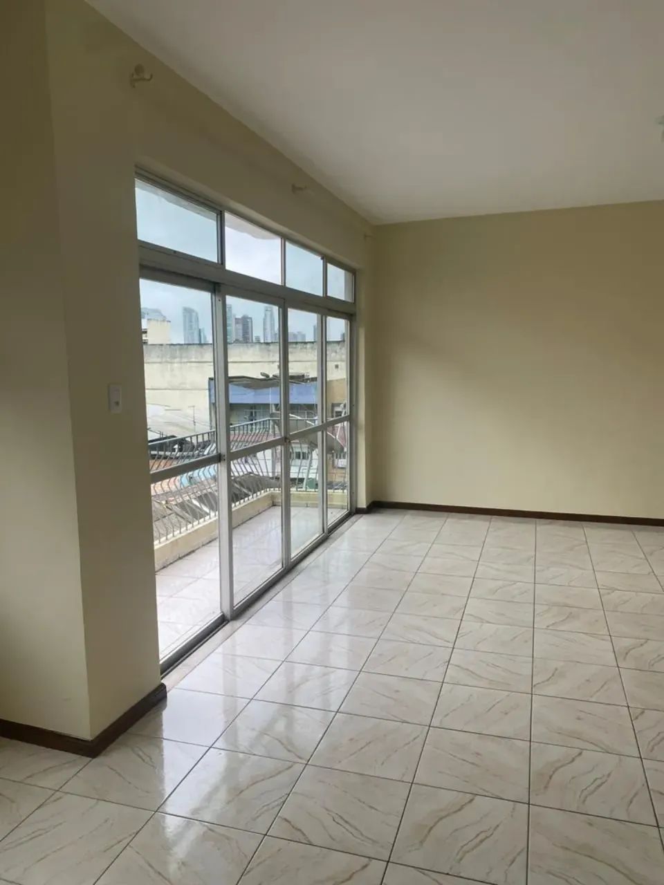 Apartamento com 4 quartos, em Belém-  proximo a praça da republica