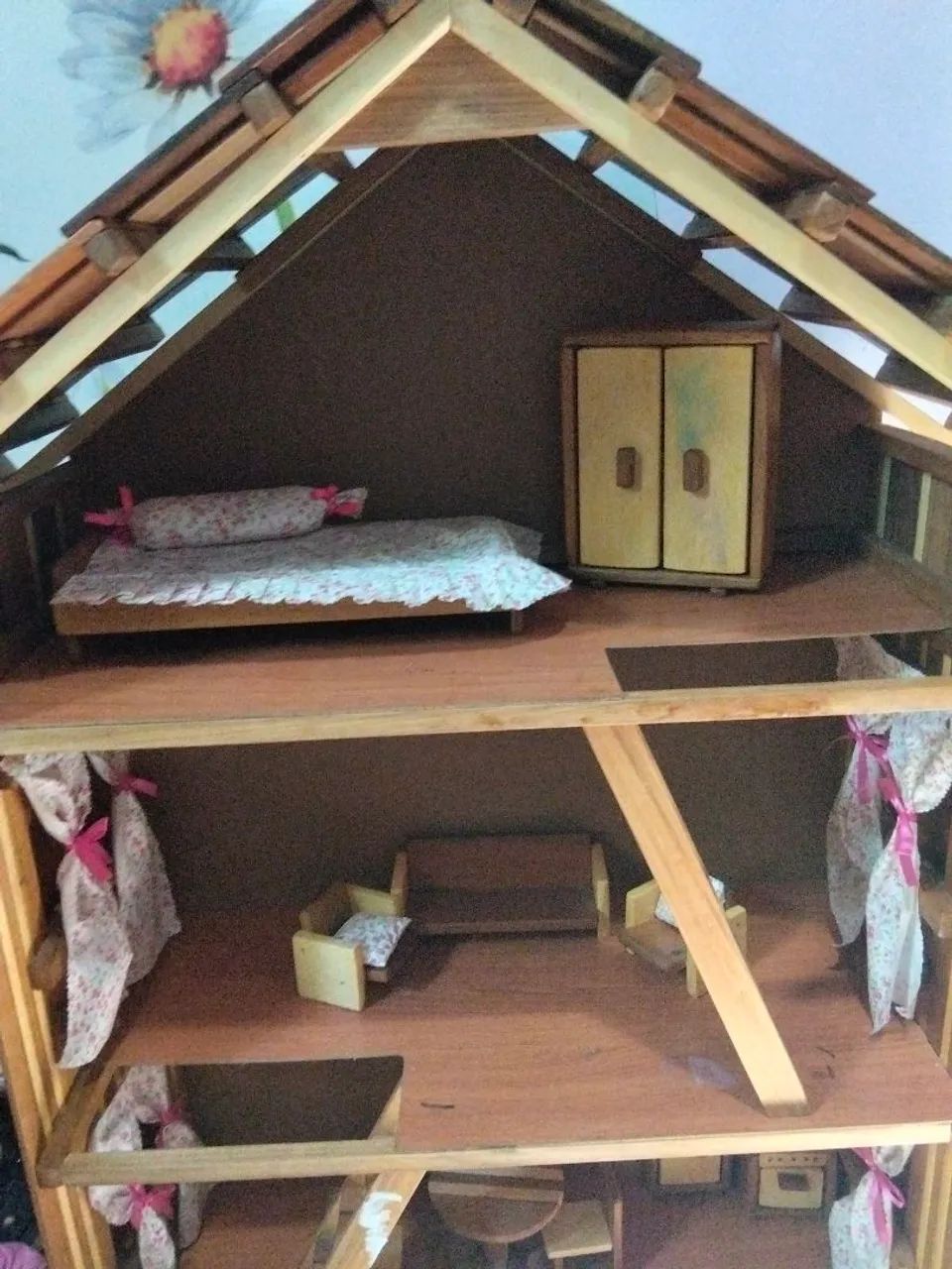 Casinha de boneca de madeira  - Foto 2