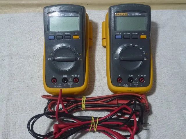 FLUKE 111