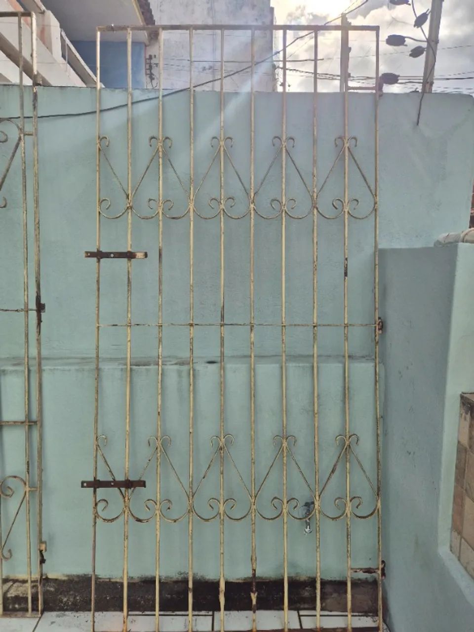 Grades e janelas de ferro usadas