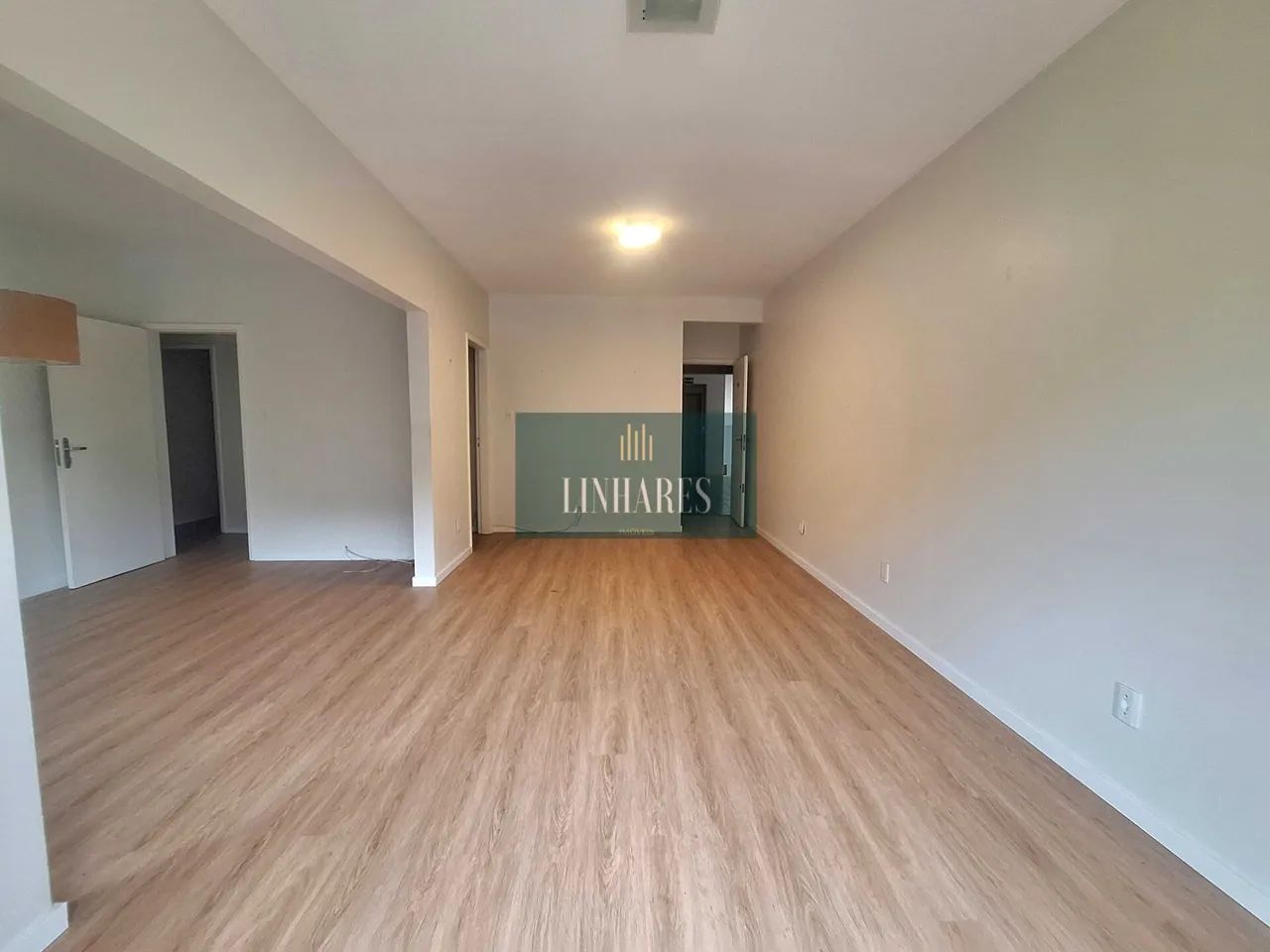 Apartamento Padrão em Coqueiros - Foto 2
