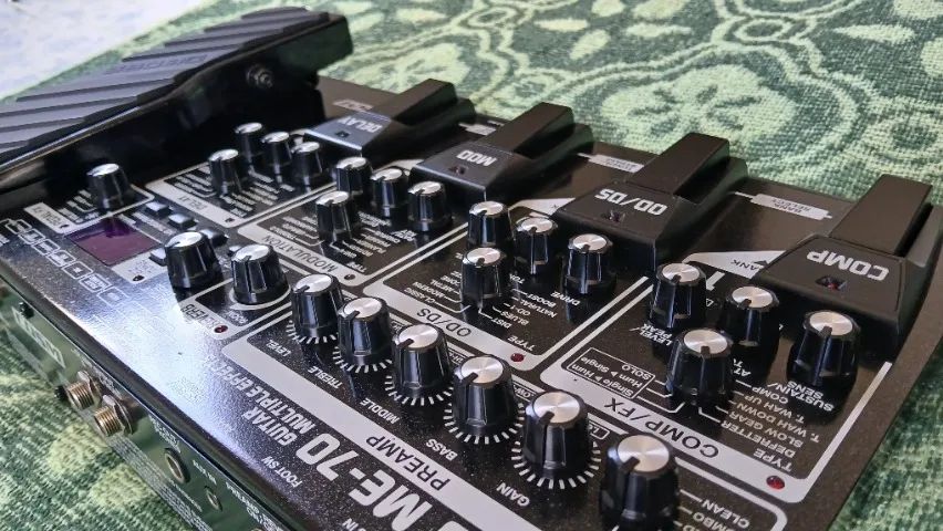 Pedaleira Boss ME70 ME 70. Acompanha fonte. SEMI NOVA. SEM NENHUM