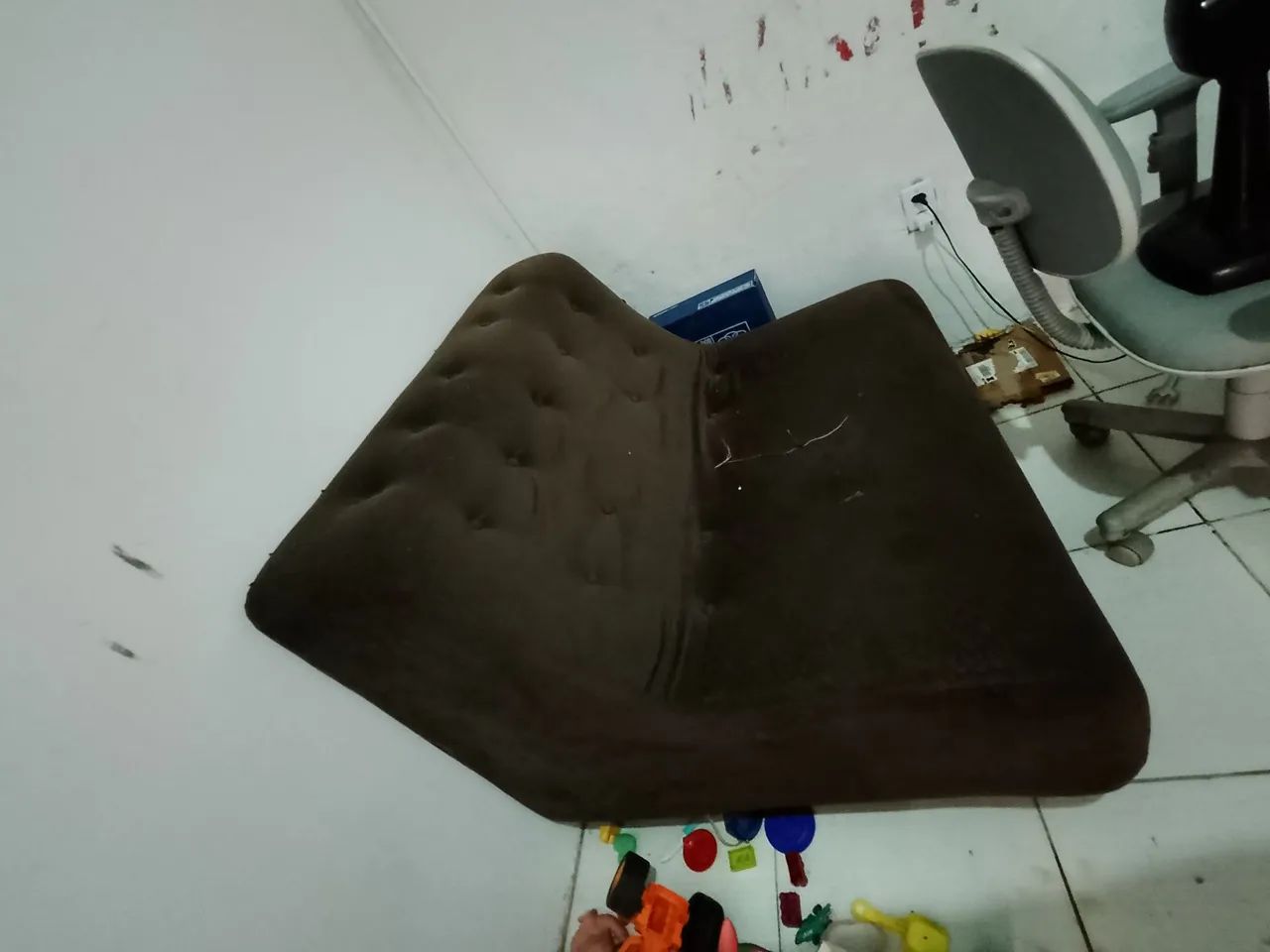 3 sofá por 200 - Foto 4