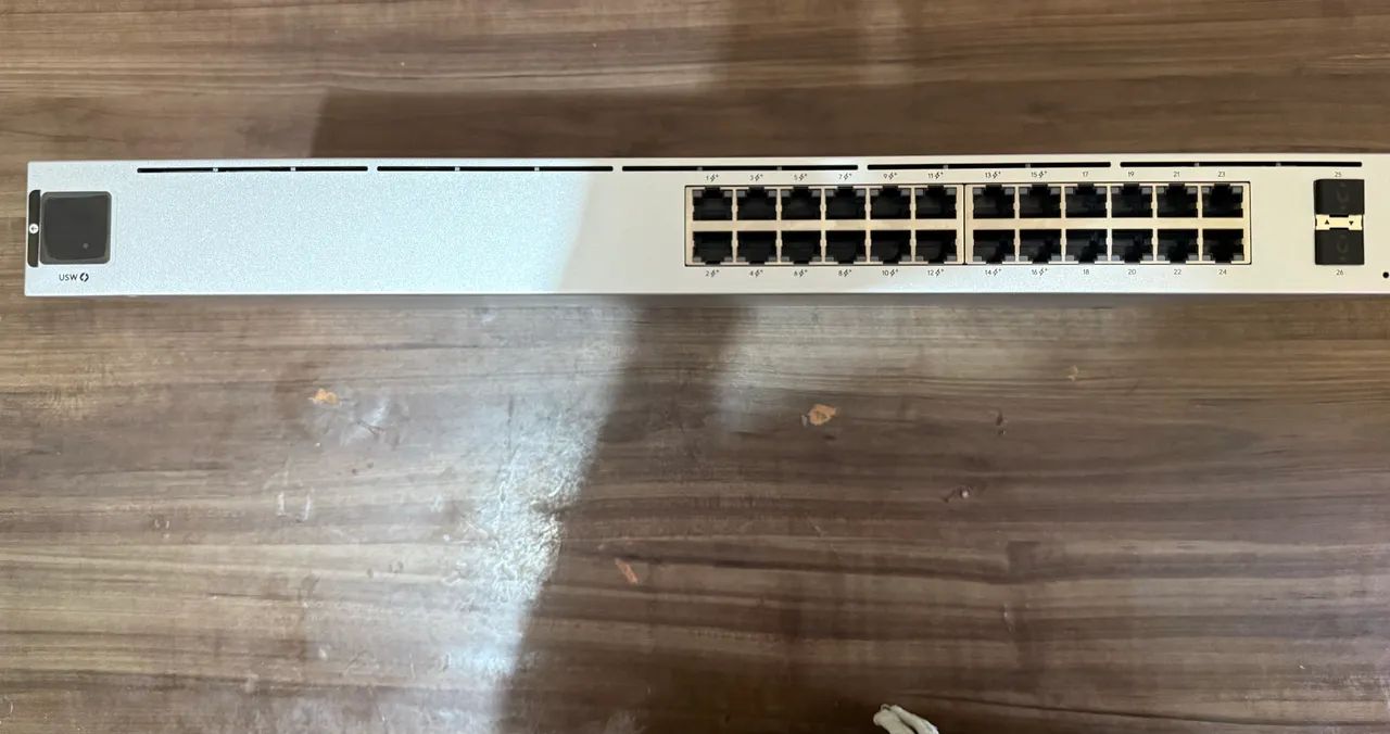 Switch - Ubiquiti Usw-24-poe - Foto 2