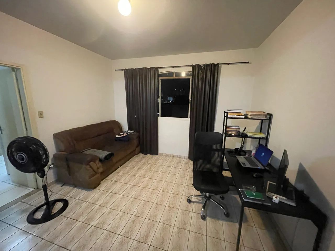 QUARTO MOBILIADO NO CENTRO DE UBERLÂNDIA - R$ 850! - Foto 4