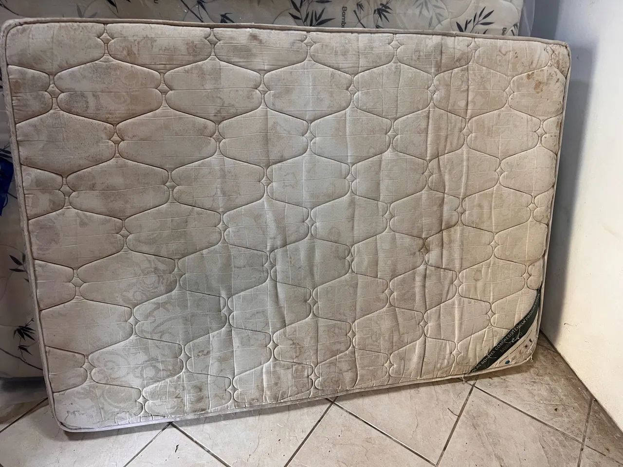 Vendo cama box casal usada  - Foto 3