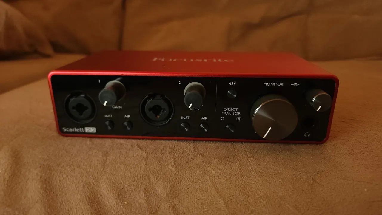 Focusrite Scarlett 2i2 3rd Gen 未使用 付属品完備 Focusrite Scarlett 2i2 3rd Gen Impecável + Caixa - Equipamentos e