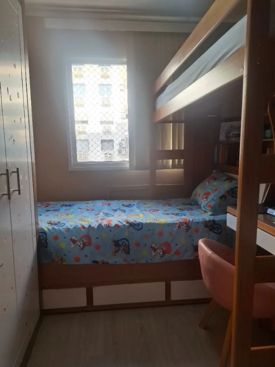 VENDO TRILICHE DE MADEIRA COM BANCADA E GAVETÕES - Foto 4