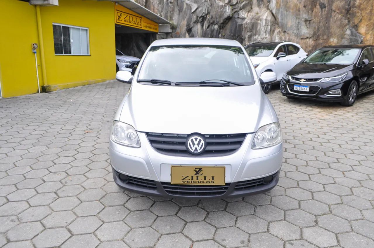 Volkswagen Fox 1.0 MI Total Flex 8V 5P 2010 - Foto 2