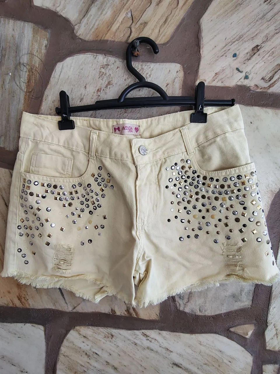 2 Shorts cores:  amarelo e estampa oncinha  - Foto 2