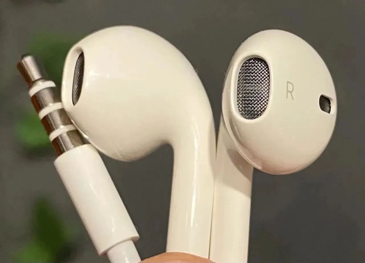 Fone de ouvido P2 original Apple