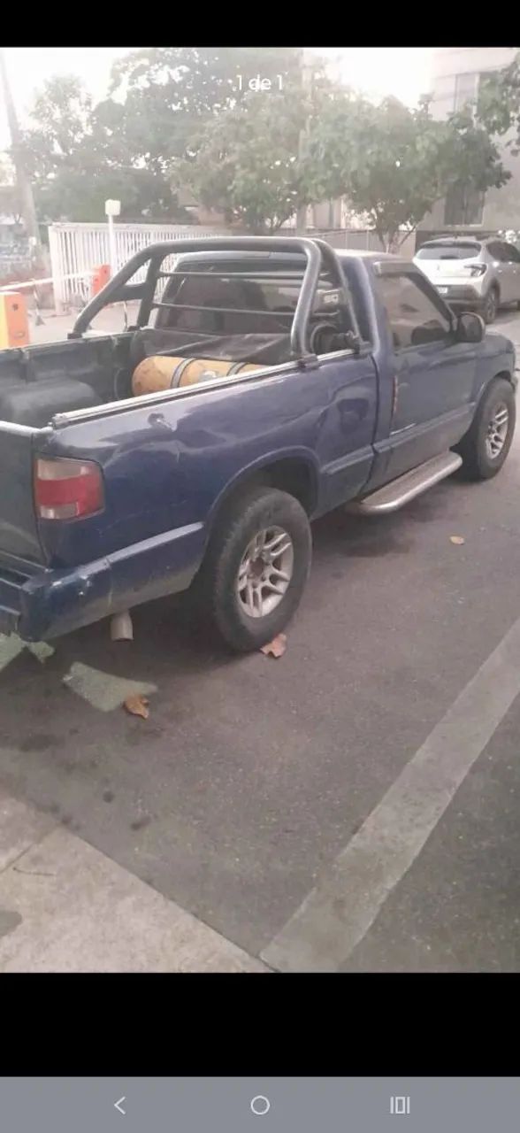 Faço fretes e pequenas mudanças 