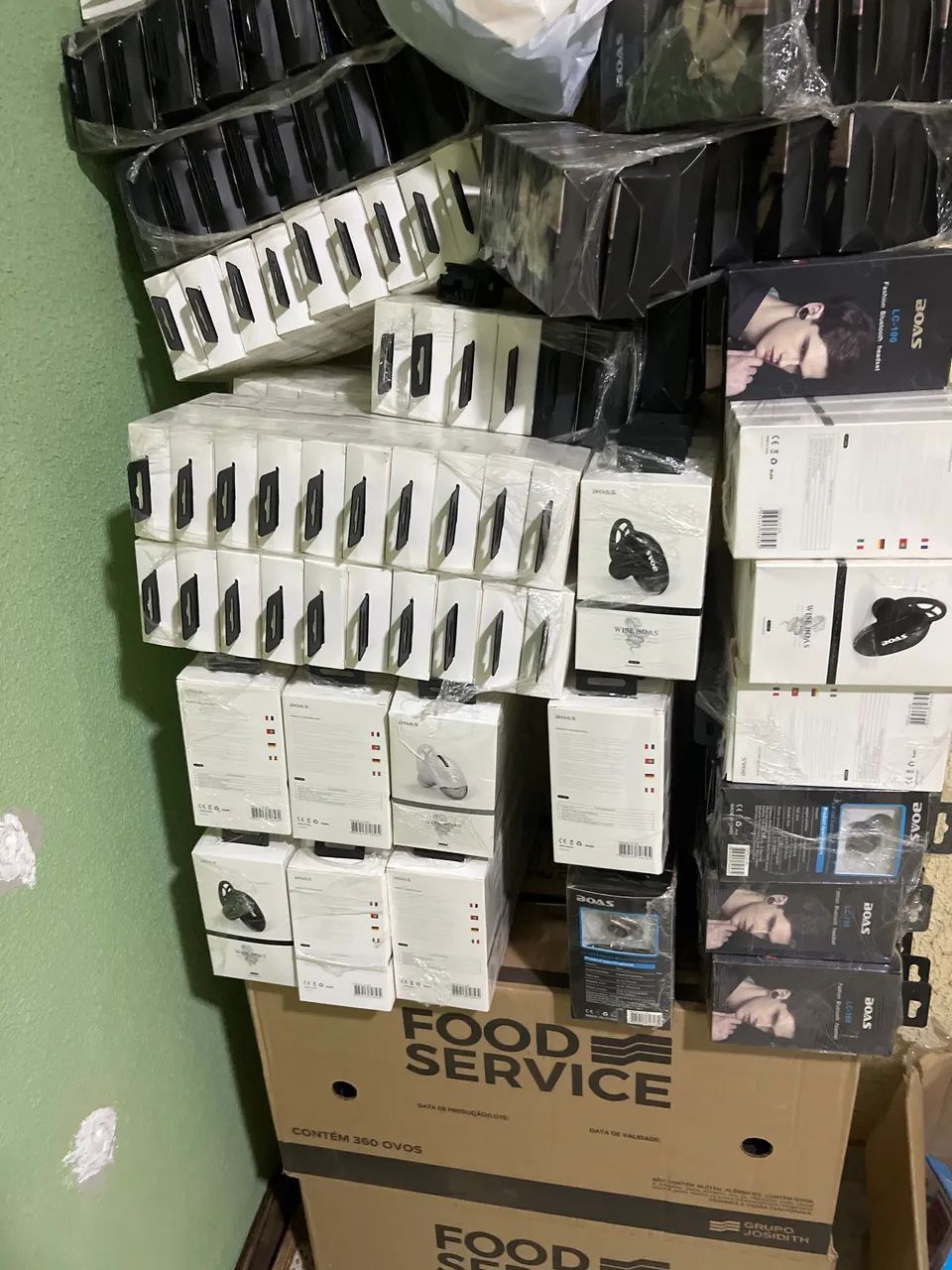 Fone via Bluetooth de um lado 