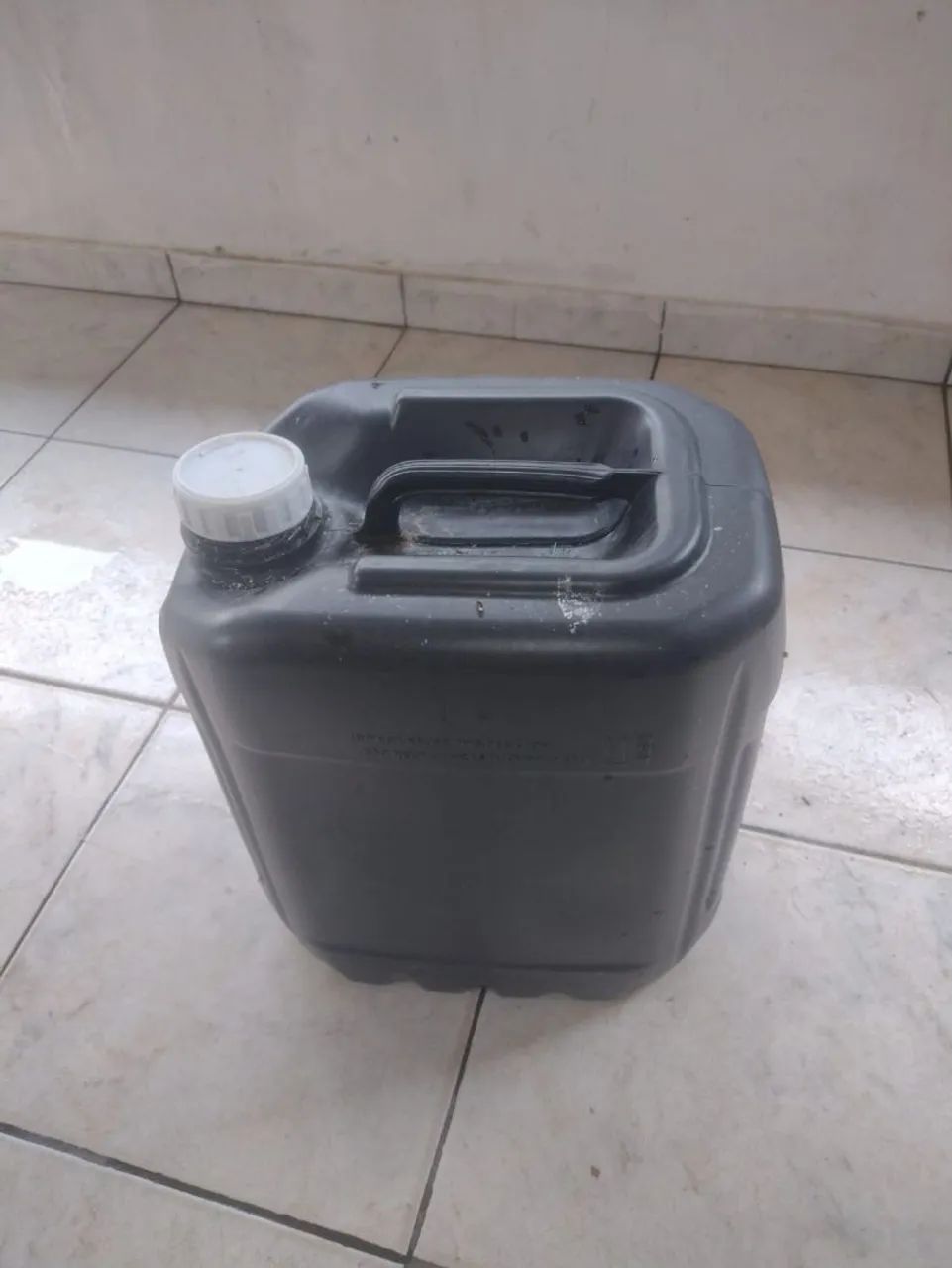 Galões plástico 20 e 25 litros - Foto 2