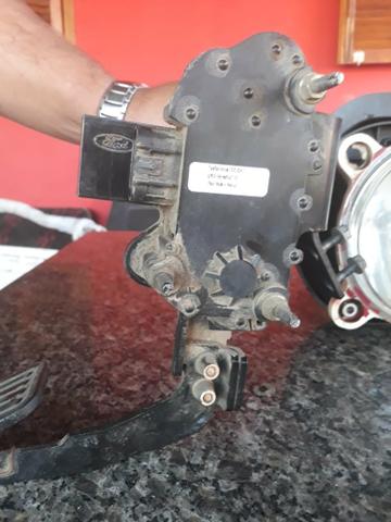 Pedal acelerador eletrônico