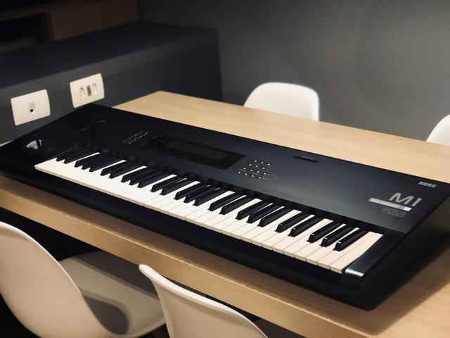 Teclado Sintetizador Korg M1 - Impecável!!! - Foto 2
