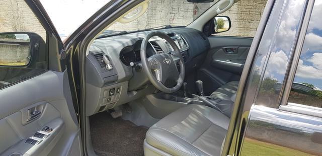 TOYOTA HILUX CD SRV D4-D 4X4 3.0 TDI Diesel Aut - Foto 6