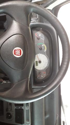 Vendo fiat uno way 12/13 Com ar. 5000 é a pessoa assume 42 parcelas de 600. urgente - Foto 3