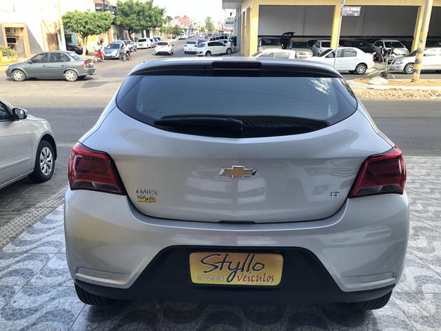 ONIX LT 2019 ,estado de zero, parece novo. Garantia de 2 anos de fábrica - Foto 4