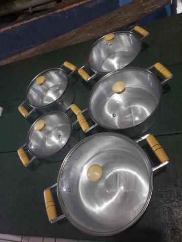 Panelas de alumínio batido com tampa de vidro