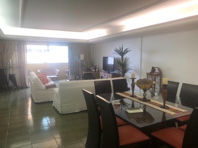 Amplo apt com três suítes , lavabo, 2 vagas - Foto 5