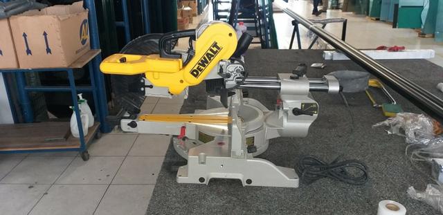 Serra de Esquadria DEwALT modelo DW 717 10" - - Foto 4
