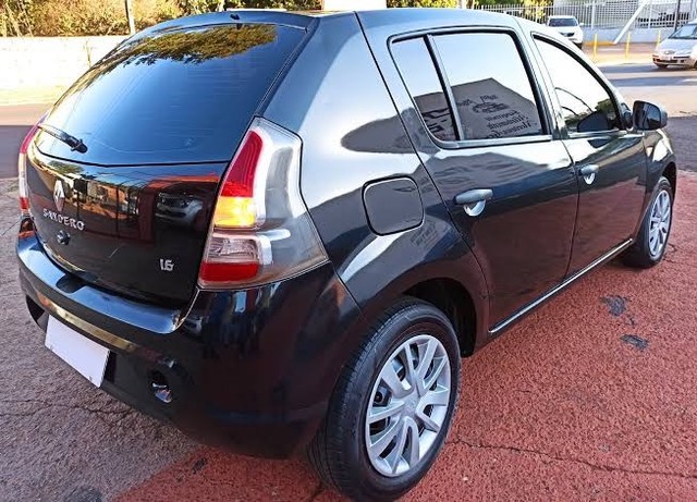 VENDO SANDERO 2014 1.6 8V IMPECÁVEL