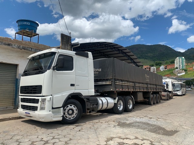 CAMINHAO VOLVO FH400