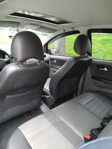 VENDO FOX VERSÃO HIGHLINE 1.6 IMOTION COM TETO SOLAR *AUTOMÁTICO ANO 2016 IMPECÁVEL.
