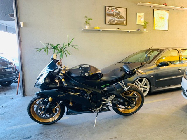 R6 YAMAHA 2010 600CC