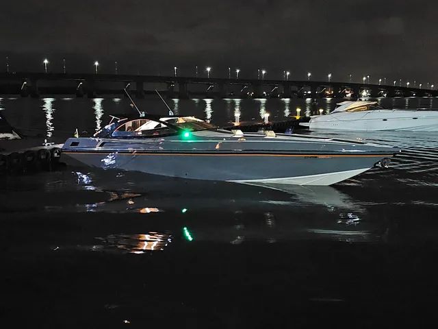 Intermarine Excalibur 2002, 45 pés, Impecável, Refit Total 2023, Motores Mercedes 720 Cv - Foto 4