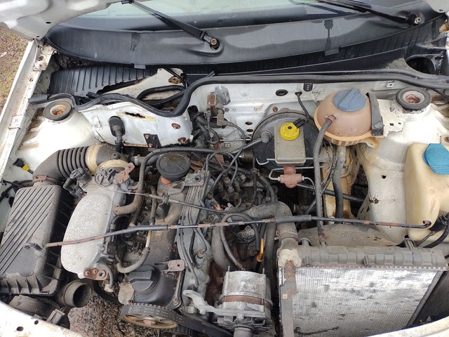 VW Saveiro AP 1.6 pra retirada motor cambio lataria peças em geral  - Foto 3